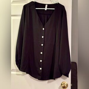 Zenana Outfitters Black V-Neck Blouse